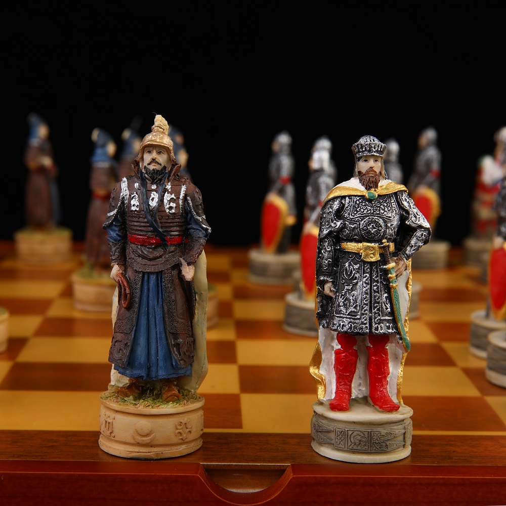 Entertainment Puzzle Chess Set - Yearbook Board Game Theme のレビューと価格